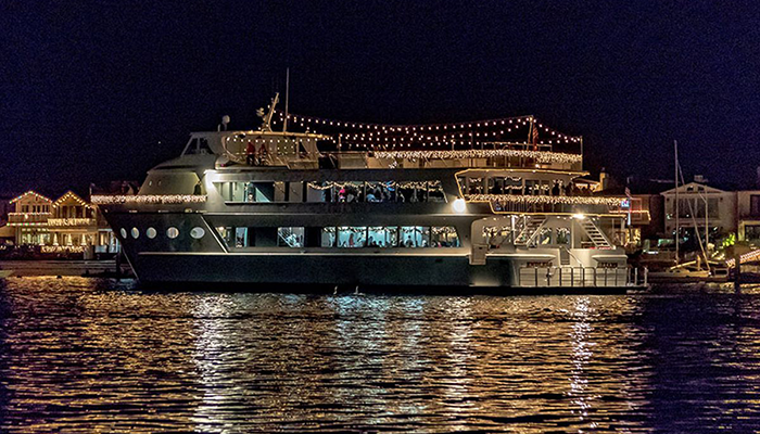 Preview Night Christmas Boat Parade Premier Dinner Cruise