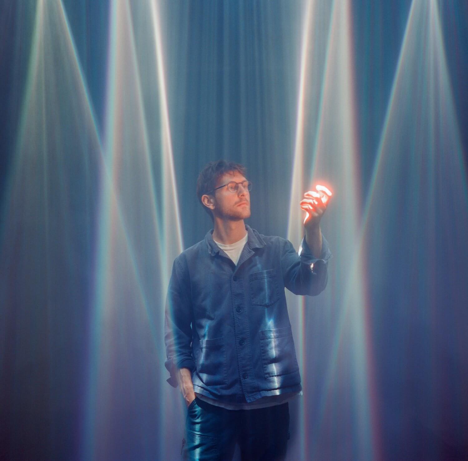 Lachlan Turczan touching light rays