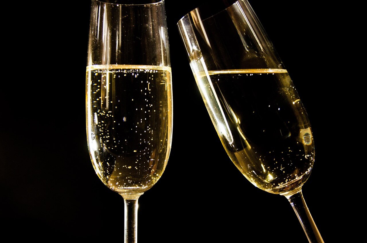 champagne flutes