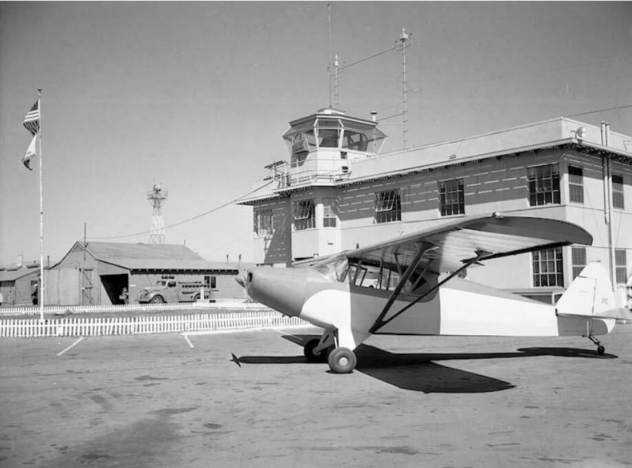 1952 - John Wayne Airport