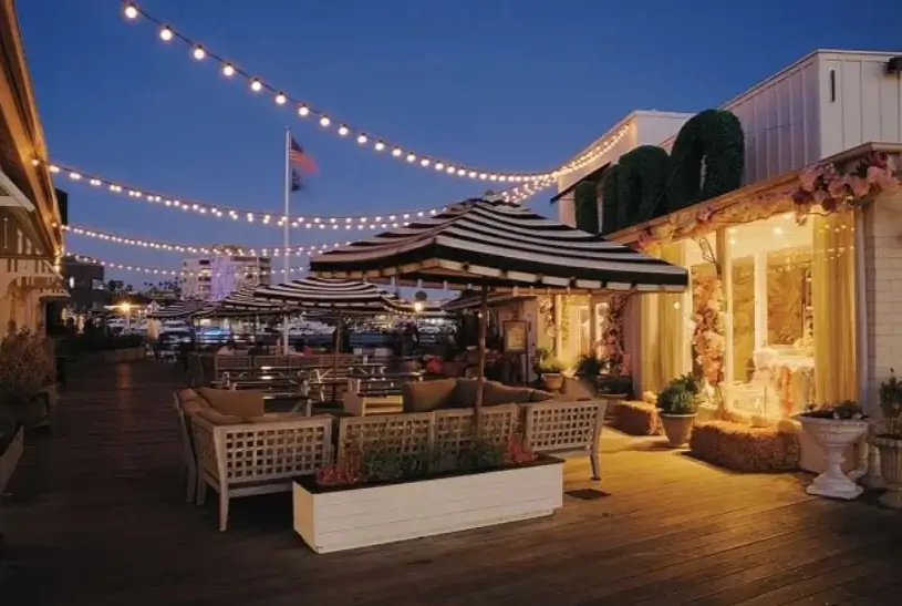 lido deck
